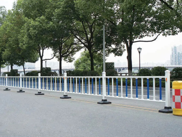 交通護欄