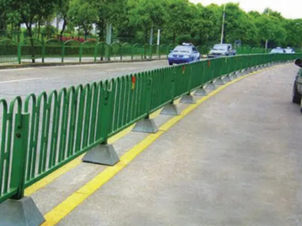 交通護欄